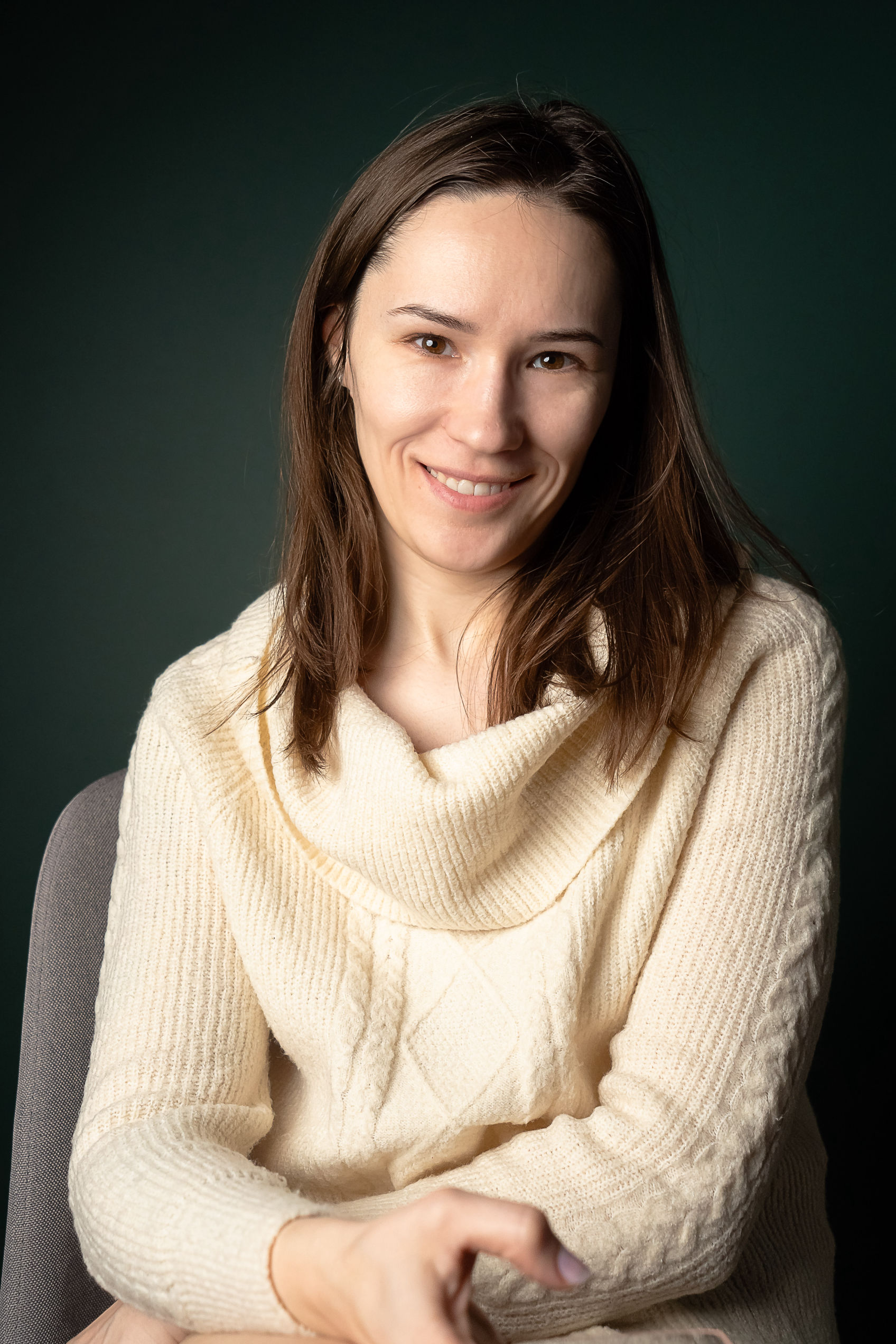 Ritra Kreevan, A phd student at the genomics institute. This profile picture was take it with a green background  